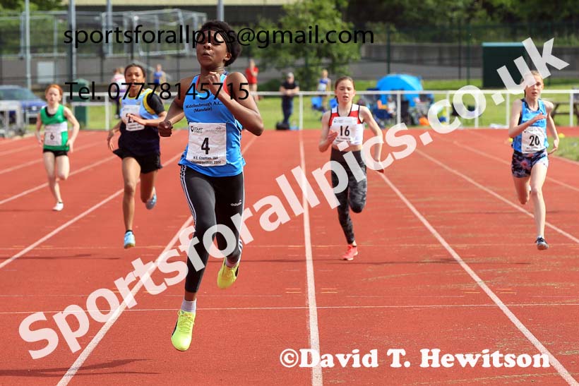 Women and Girls 200 metres, 2022 North Eastern Track and Field Champs., Middlesbrough. David T. Hewitson/Sports for All Pics